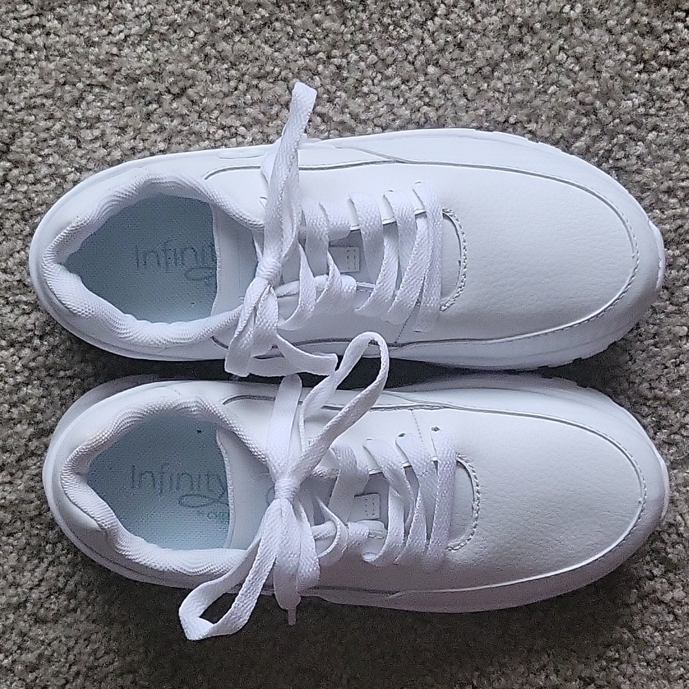Infinity by Cherokee, White Healthcare shoe, Size 7